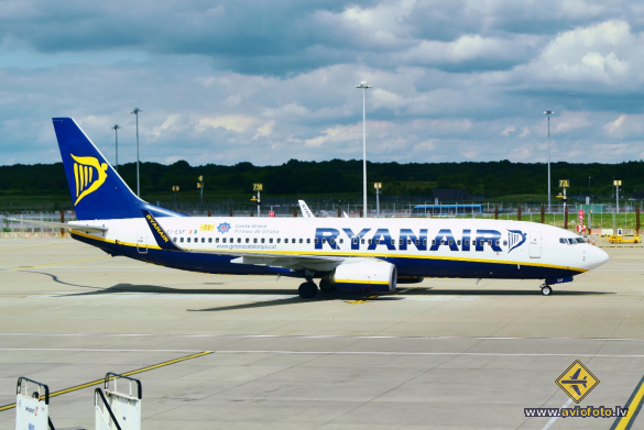 Boeing 737-8AS